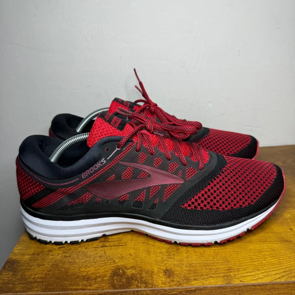 Brooks Revel Running Shoes Men Size 11.5 Red Black 1102601D669